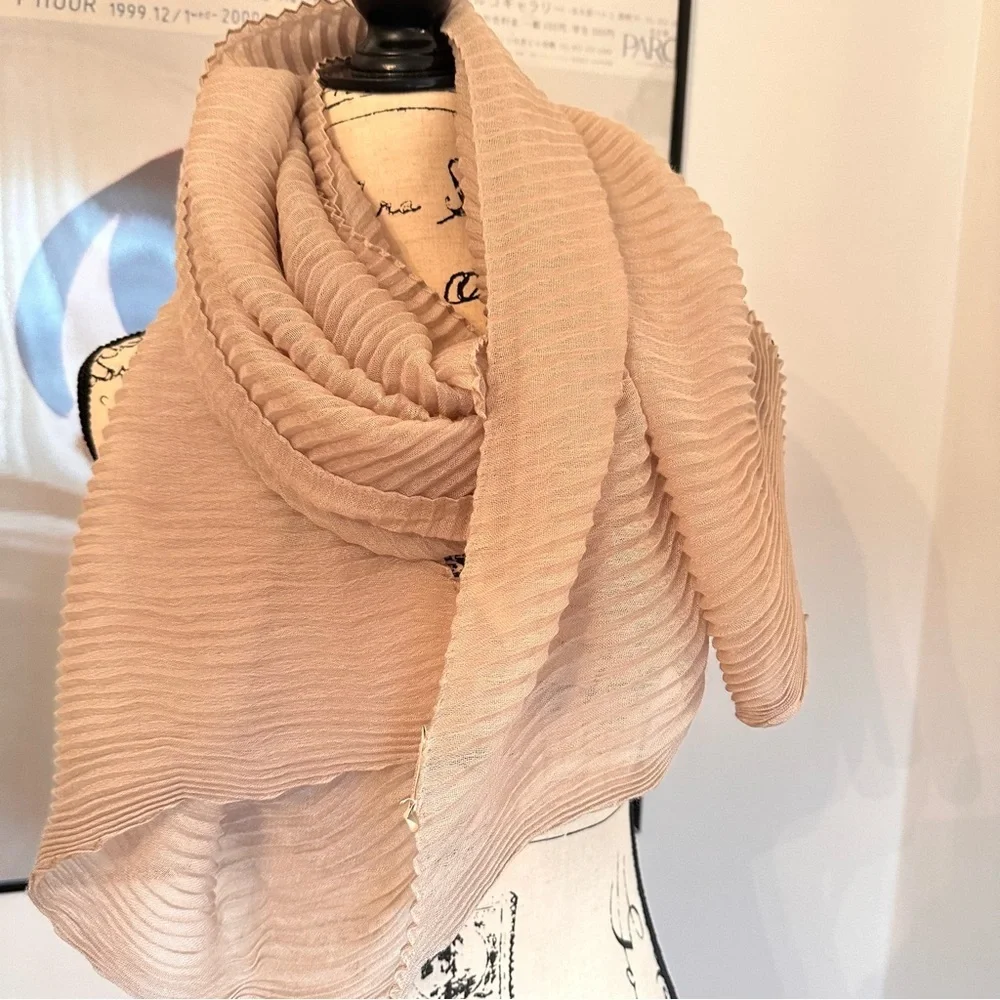 AGNONA  Pleated Scarf  with Flaws(b2)